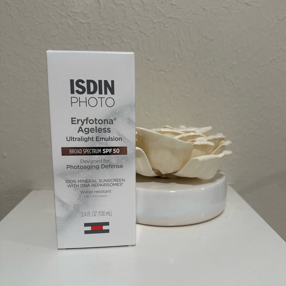 ISDIN Photo Eryfotona Ageless Ultralight Emulsion SPF 50 3.4 oz